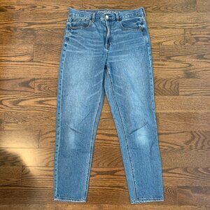 American Eagle Mom Jeans - Size 8